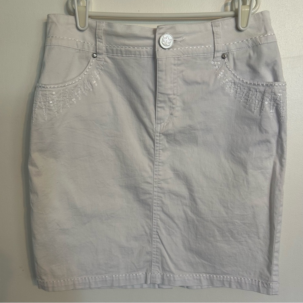 Lafei Nier Women’s White Mini Skirt Sequins Rhinestones Crown Accents Size 3